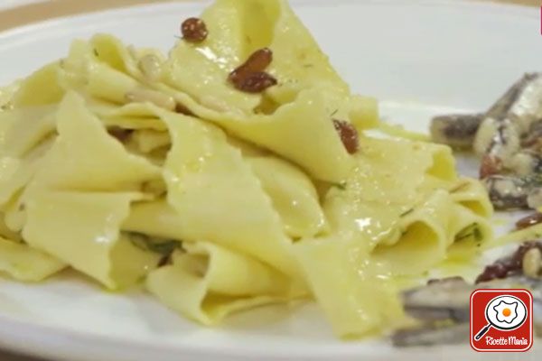 Pappardelle all'acqua con alici e limone - Molto Bene