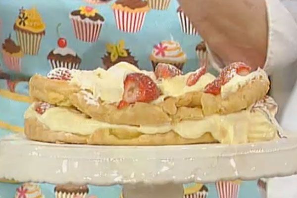 Paris brest con crema chantilly e fragole - Anna Moroni