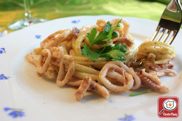 Pasta calamari e bottarga