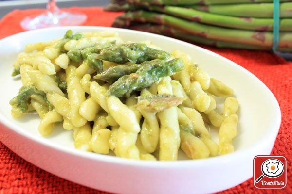 Pasta con gli asparagi