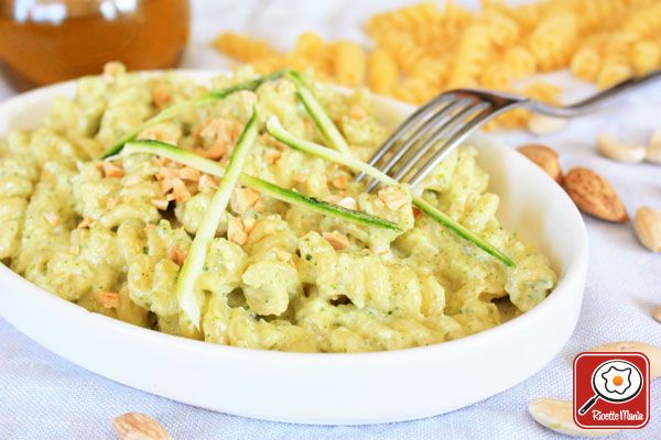 Pasta al pesto di zucchine