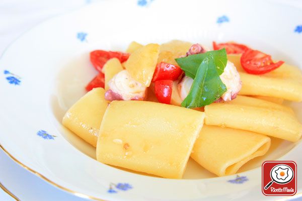 Pasta fredda con polpo e pomodorini