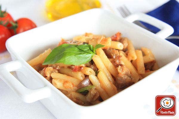 Pasta melanzane e salsiccia