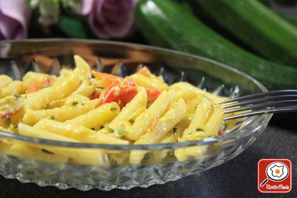 Pasta con zucchine e burrata