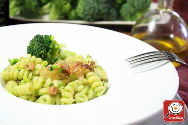 Pennette broccoli e pancetta