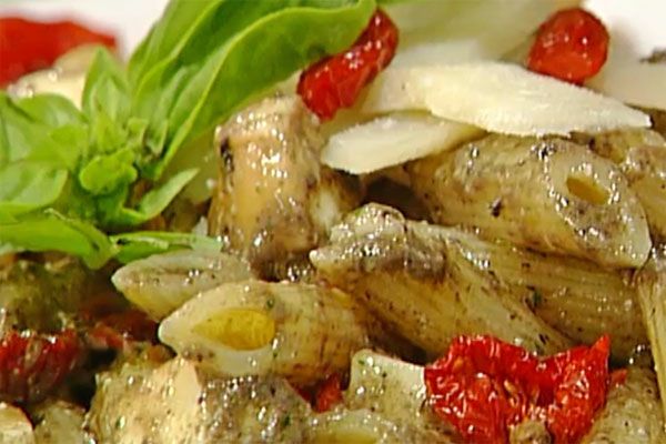 Pennette con scamorza, pomodori secchi e pesto d'olive - Michele Potenza