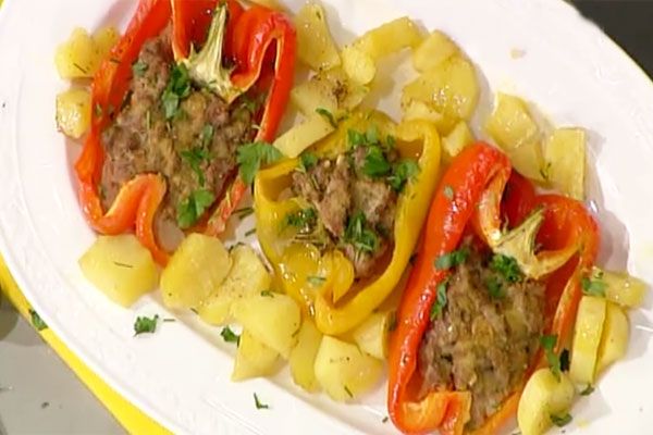 Peperoni ripieni di carne