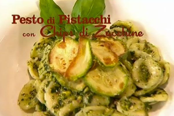 Pesto di pistacchi con chips di zucchine - I men di Benedetta