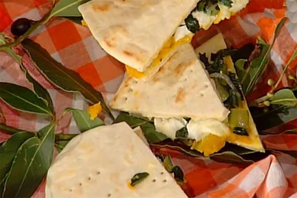 Piadina con catalogna zucca stufata e bufala