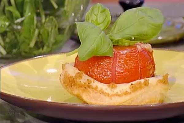 Piccole tatin ai pomodori e scamorza