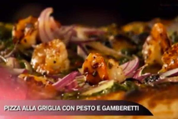 Pizza alla griglia con pesto e gamberetti - Cucina con Buddy