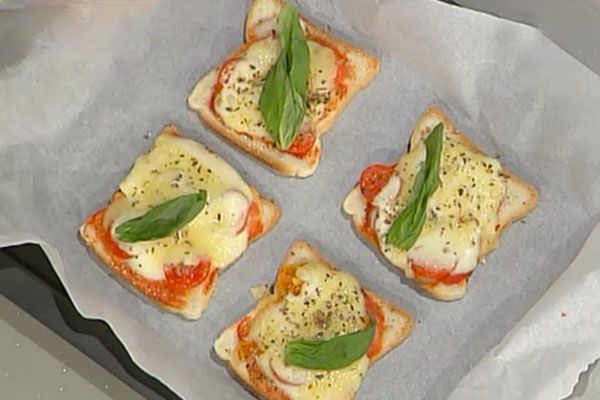 Ricetta Pizzette finte - Lorenzo Branchetti Pizzette finte - Lorenzo Branchetti