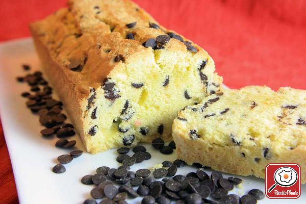 Plum cake con gocce di cioccolato