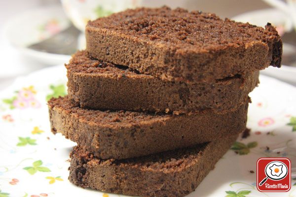 Plum cake alle nocciole e cioccolato