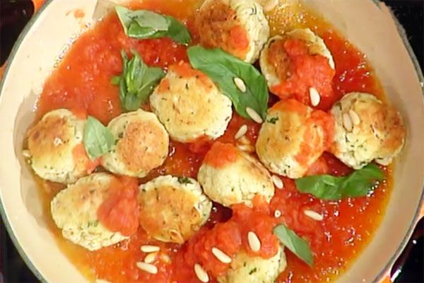 Polpette di pollo al basilico con sugo - Anna Moroni