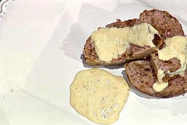 Polpettone ai funghi con salsa al vino - Antonella Clerici