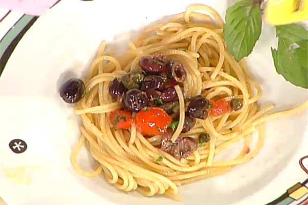 Spaghetti alla puttanesca - Anna Moroni