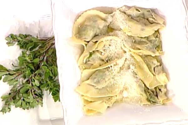 Ravioli alla maggiorana  con scarola e vitello - Palma D'Onofrio