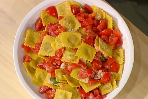 Ravioli di carne con pomodoro fresco - Alessandra Spisni