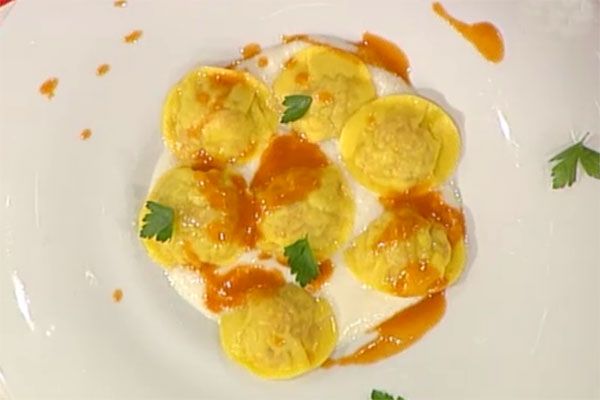 Raviolo di gamberi su crema di topinambur - Andrea Ribaldone