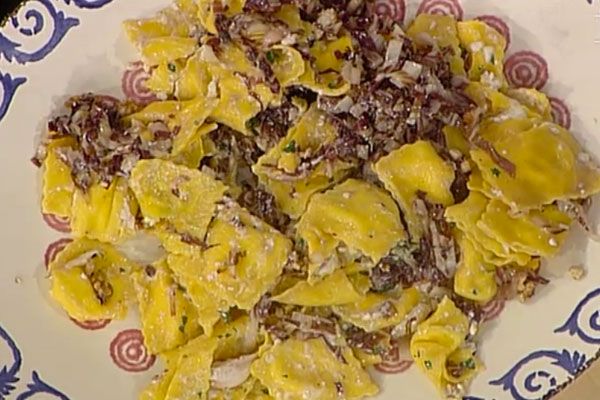 Ravioli di formaggio con radicchio e noci - Alessandra Spisni