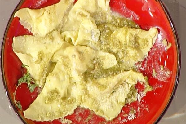 Ricetta Ravioli magri con pinoli e noci - Anna Moroni Ravioli magri con pinoli e noci - Anna Moroni