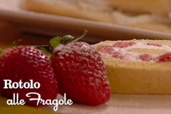 Rotolo ripieno di panna e fragole - I men di Benedetta