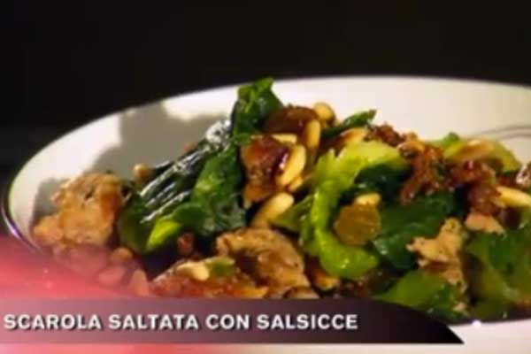 Scarola saltata con salsicce - Cucina con Buddy