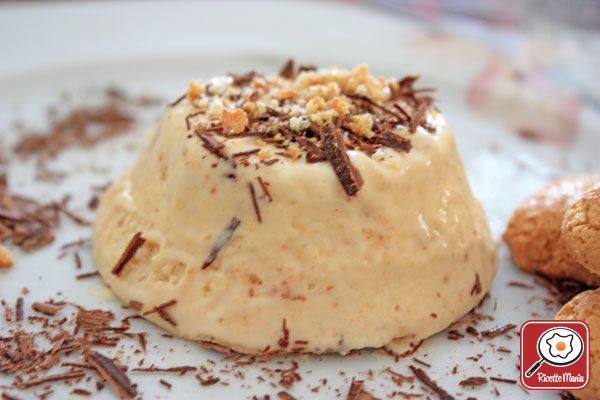 Semifreddo agli amaretti e zabaione