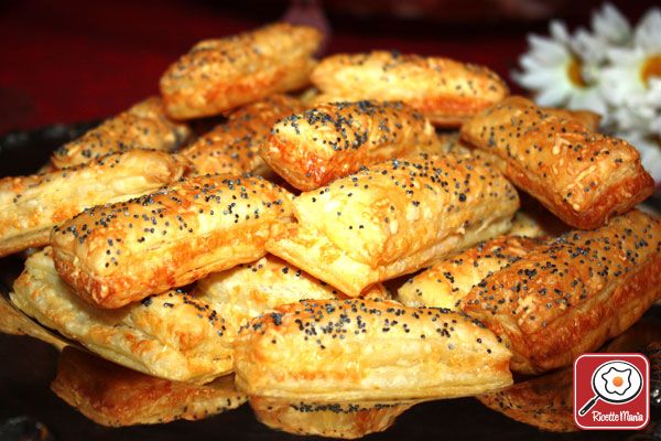 Ricetta Sfogliette ai semi di papavero Sfogliette ai semi di papavero