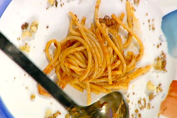 Spaghetti alle acciughe - Anna Moroni