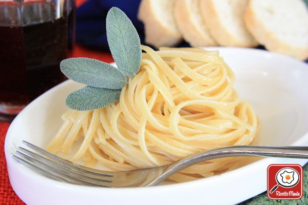 Ricetta Spaghetti burro e salvia | RicetteMania