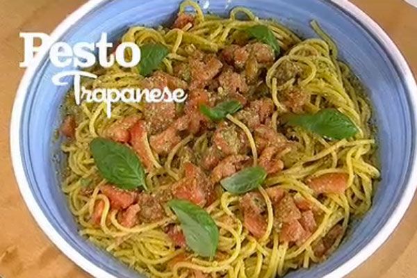 Spaghettoni con pesto trapanese - I men di Benedetta