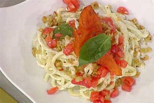 Spaghettoni con ricotta al basilico, pomodori e pane tostato- Sergio Barzetti