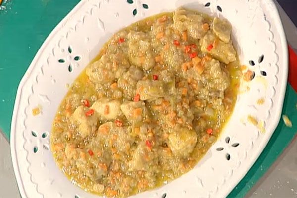 Spezzatino di Pollo al curry con cipolline in agrodolce