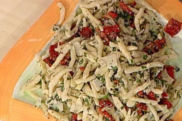 Insalata di strozzapreti alle erbette - Alessandra Spisni