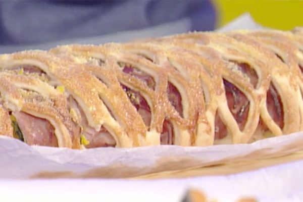 Strudel a rete con zucca, coste e formaggella di capra