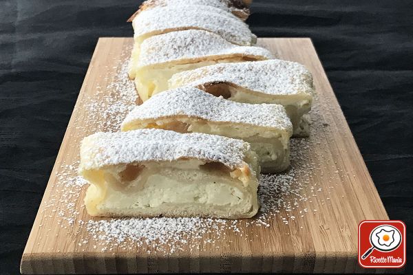 Strudel lievitato al formaggio