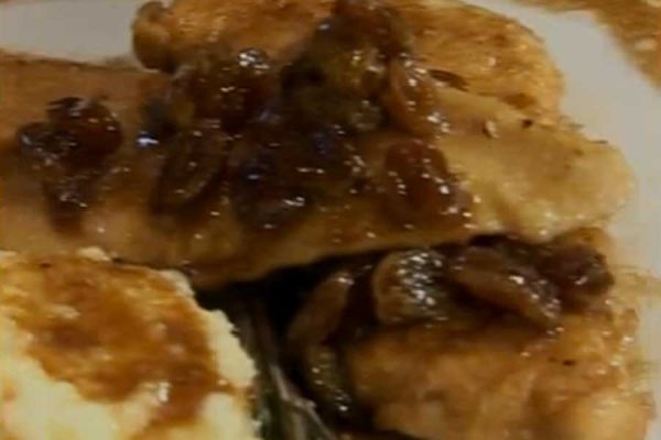 Supreme di pollo con uvetta e Marsala - cotto e mangiato