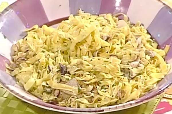 Tagliatelle con lardo e porcini