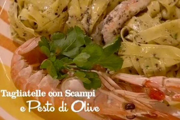 Tagliatelle con scampi e pesto di olive - I menù di Benedetta