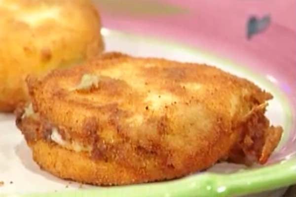 Ricetta Tomini fritti con salsa ai carciofi - Antonella Clerici Tomini fritti con salsa ai carciofi - Antonella Clerici