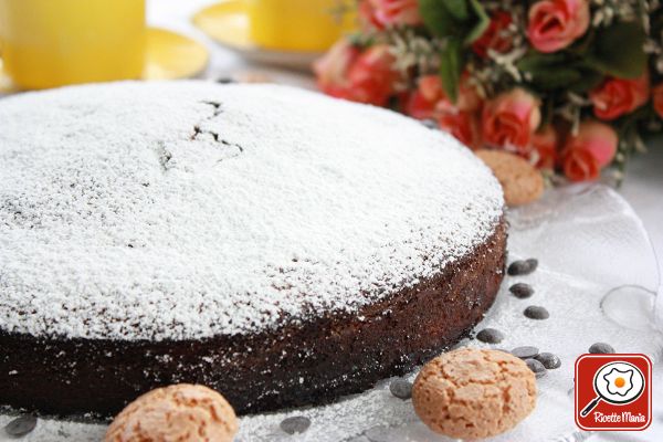 Torta di amaretti e cioccolato