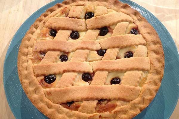 Torta di crema e amarene