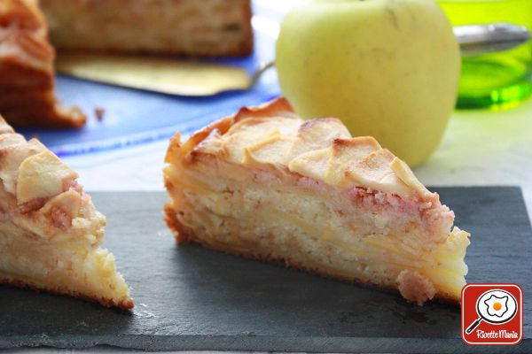 Torta di mele e amaretti