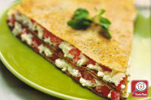 Torta con burrata e dadolata di pomodoro