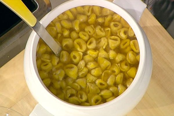 Tortellini in brodo - Alessandra Spisni