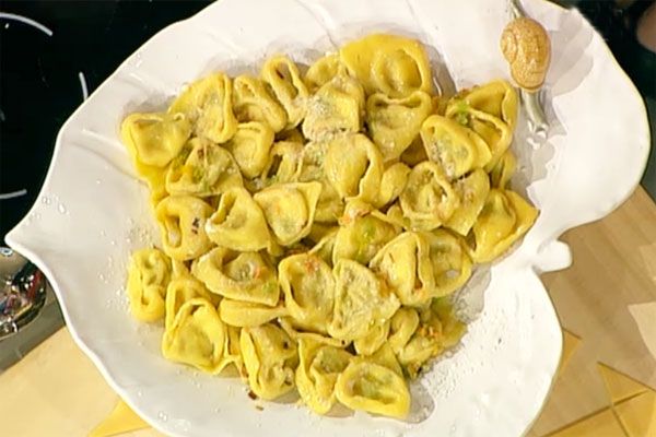 Tortelloni con robiola e zucchine con salsa ai fiori di zucca - Alessandra Spisni