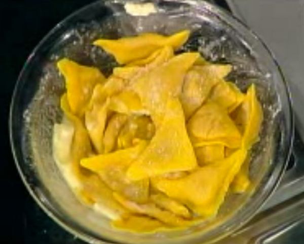 Ricetta Triangoli di zucca burro e grana - Alessandra Spisni Triangoli di zucca burro e grana - Alessandra Spisni