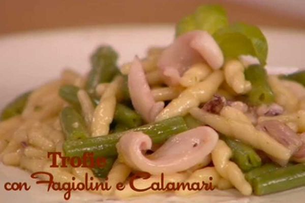 Trofie fagiolini e calamari - I menú di Benedetta